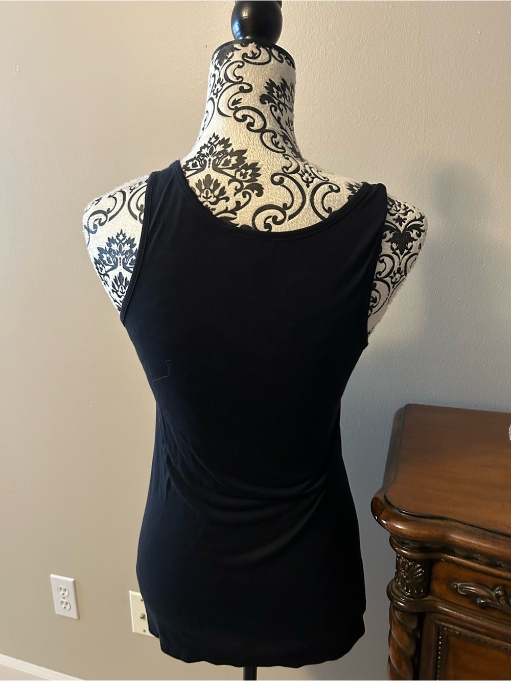Express Black Ruffle Front Tank - Picture 2 of 3